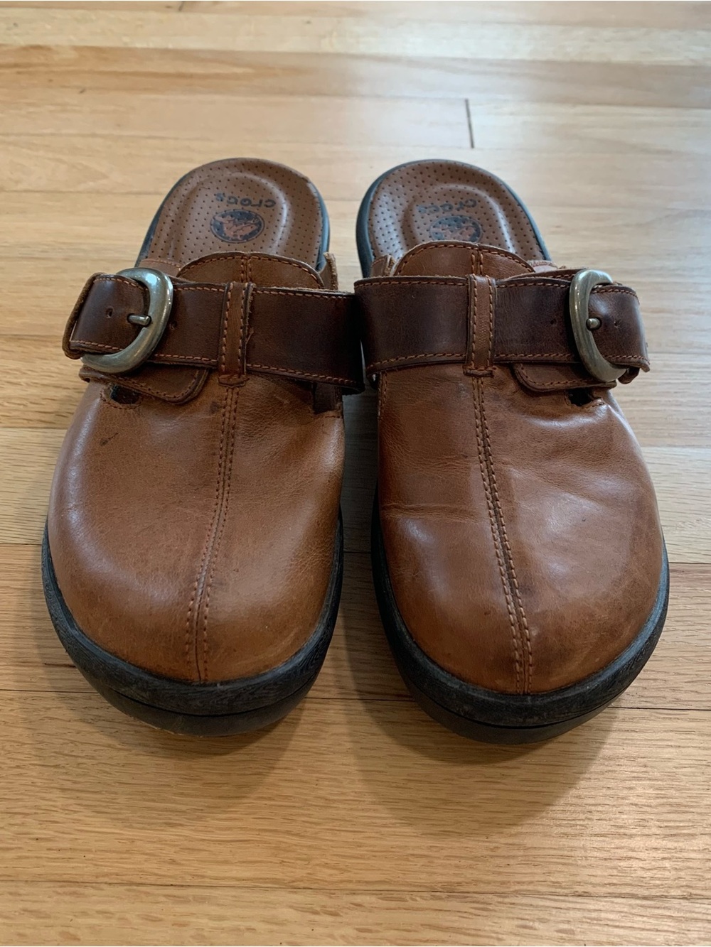 CROCS Women’s Cobbler Buckle Leather Brown Clogs Size 6